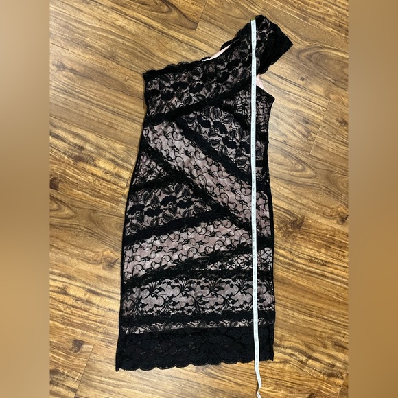 Bodycon lace dress. Suzy shier - Picture 6 of 7